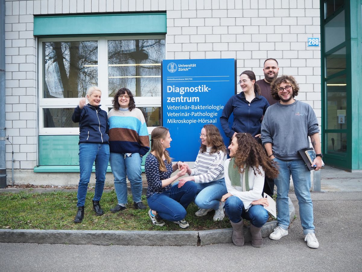 Behind-the-scenes group photo (3 of 6)